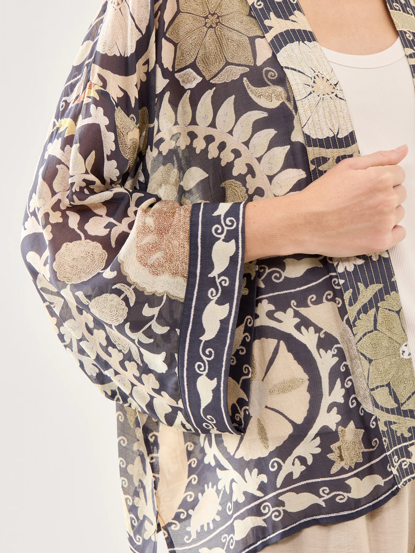 Susani Short Kimono - Image 3
