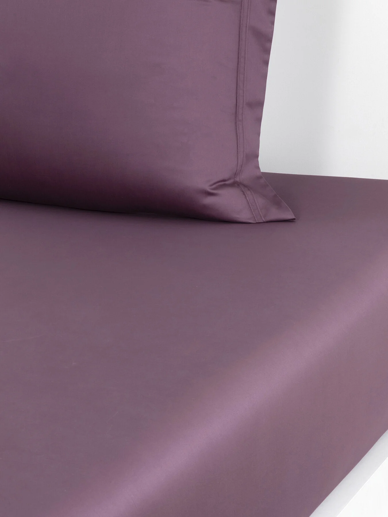 Triomphe Iris Fitted Sheet