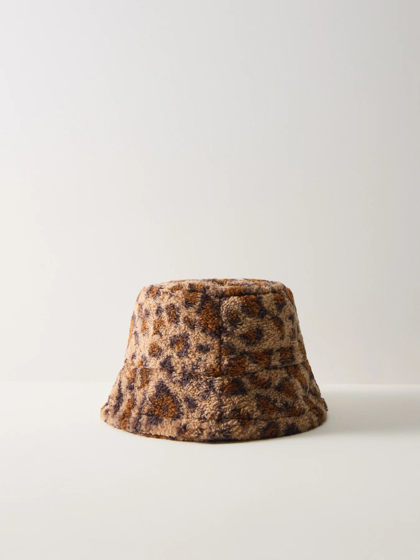 Netty Leopard Bucket Hat Brown - Image 2