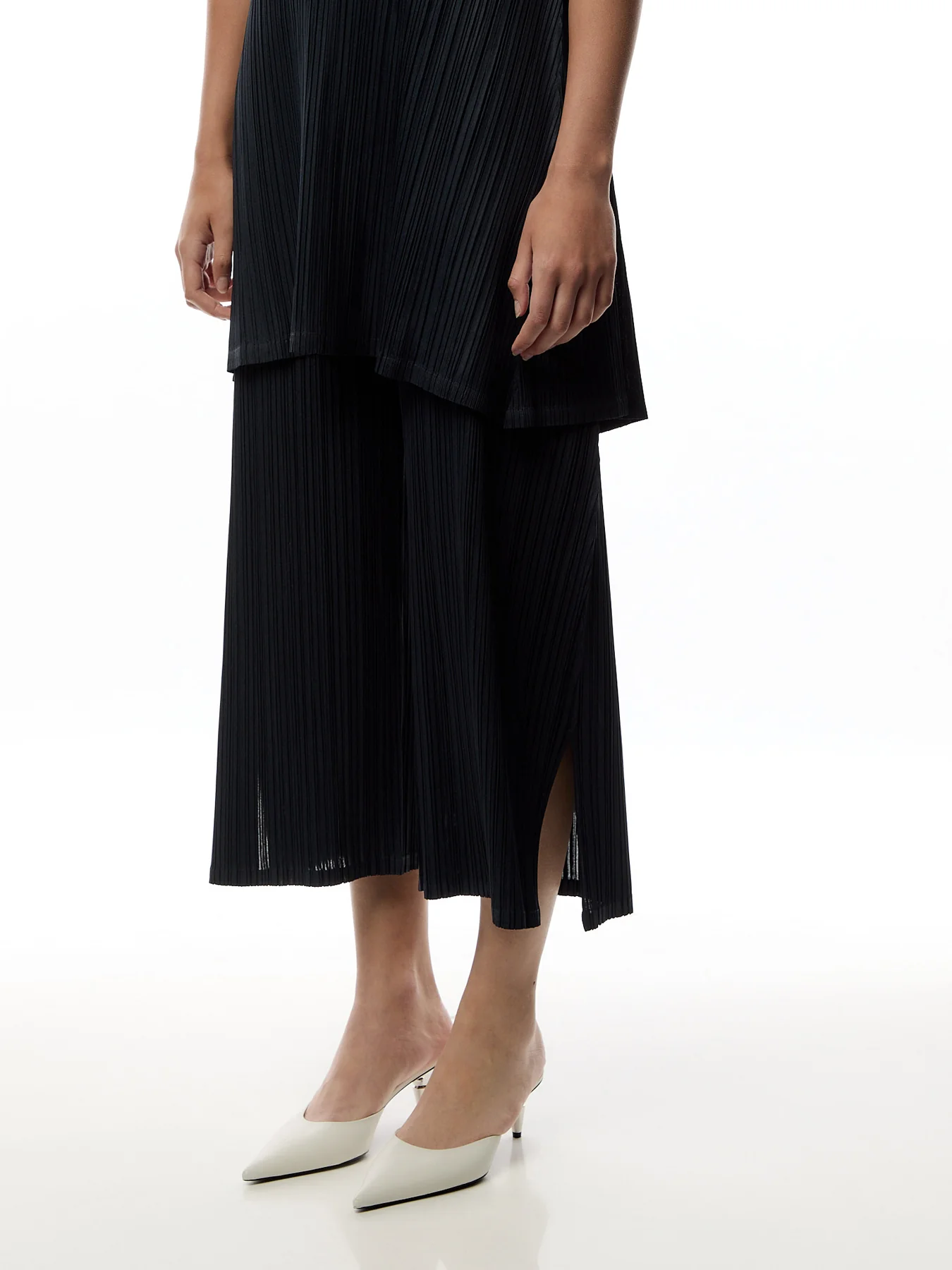 Pleats Mellow Blue Black Pants - Image 4