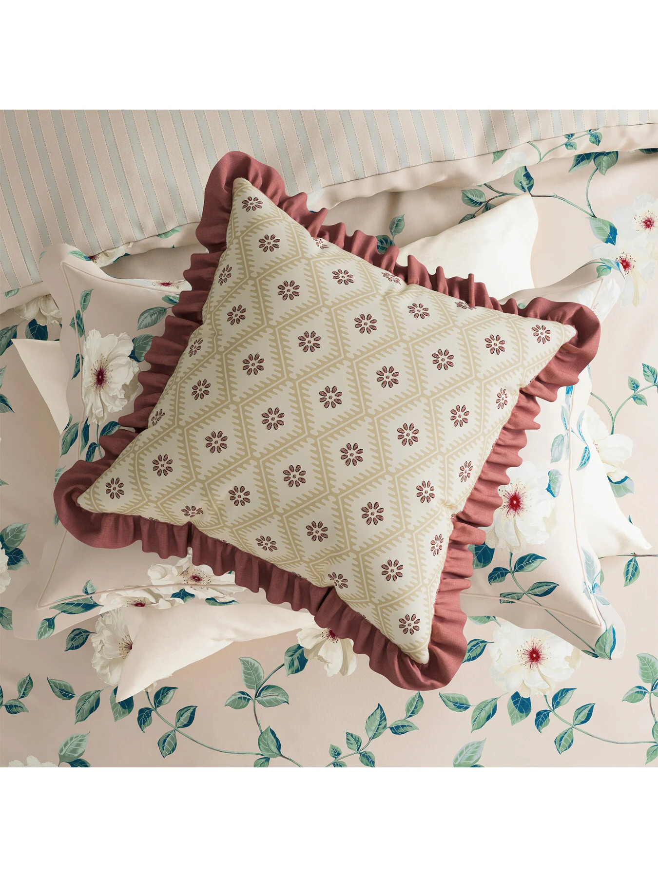Poets Rose Cushion - Image 2