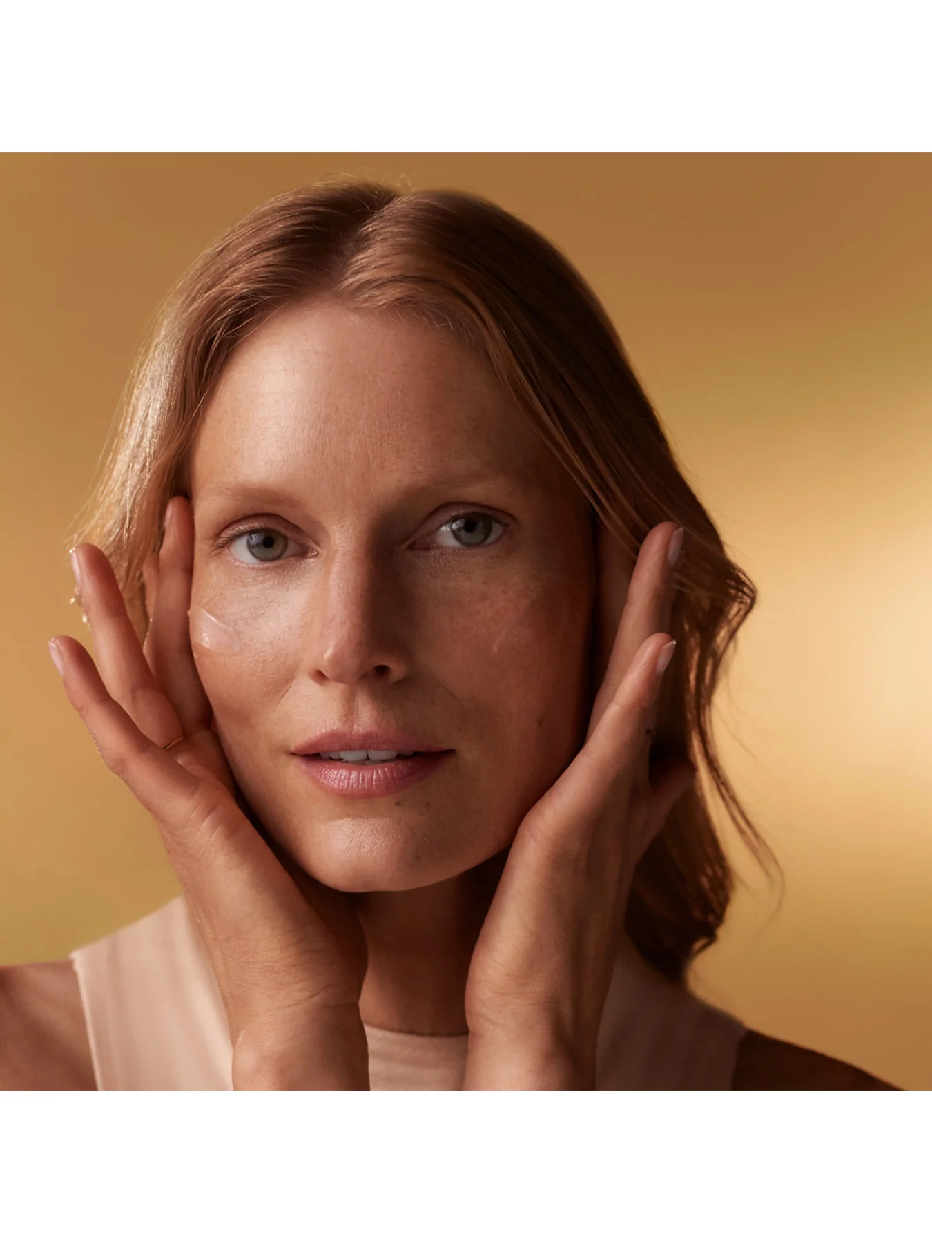 Future Solution LX Intensive Firming Contour Serum - Image 2