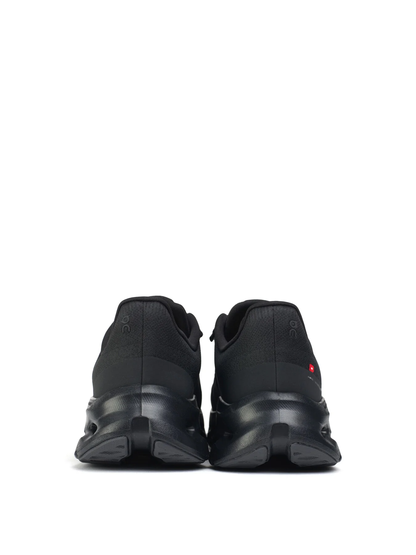 ON Cloud Tilt Trainers - Image 3