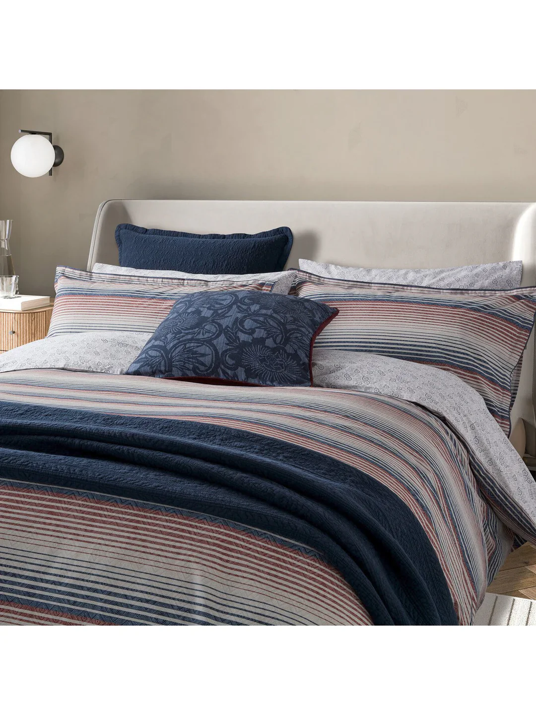 Stafford Collection with Matching Pillowcase - Image 2