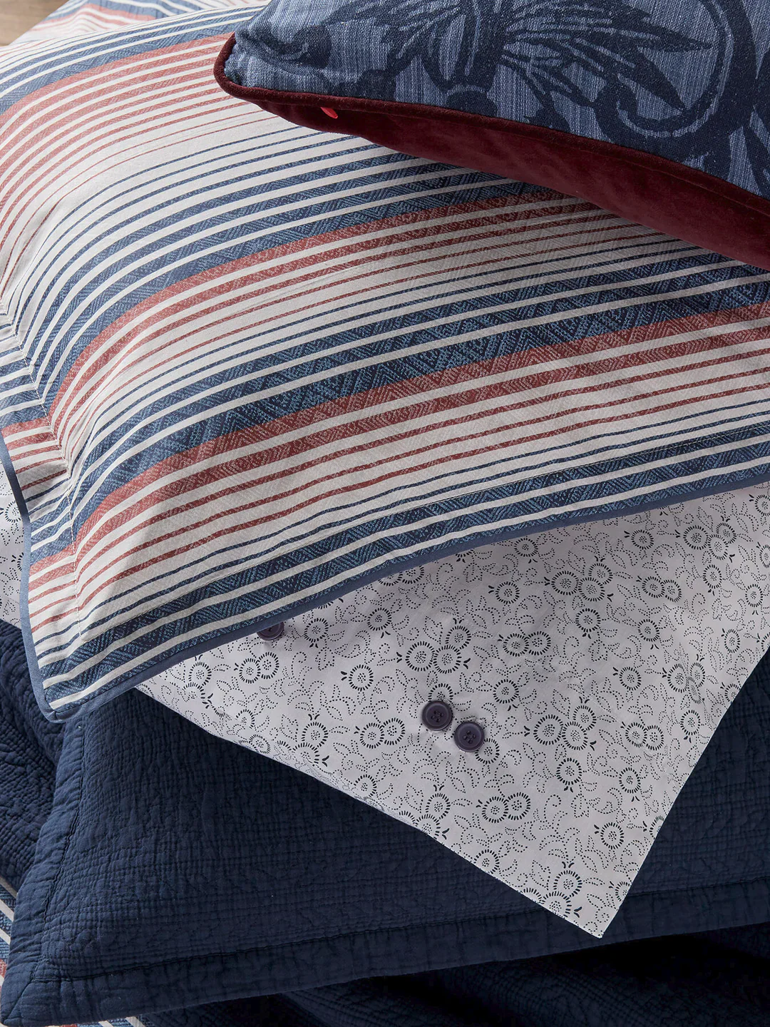 Stafford Collection with Matching Pillowcase - Image 3