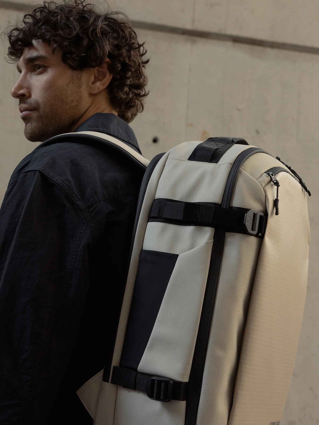 Hybrid 30L Backpack Sand - Image 2