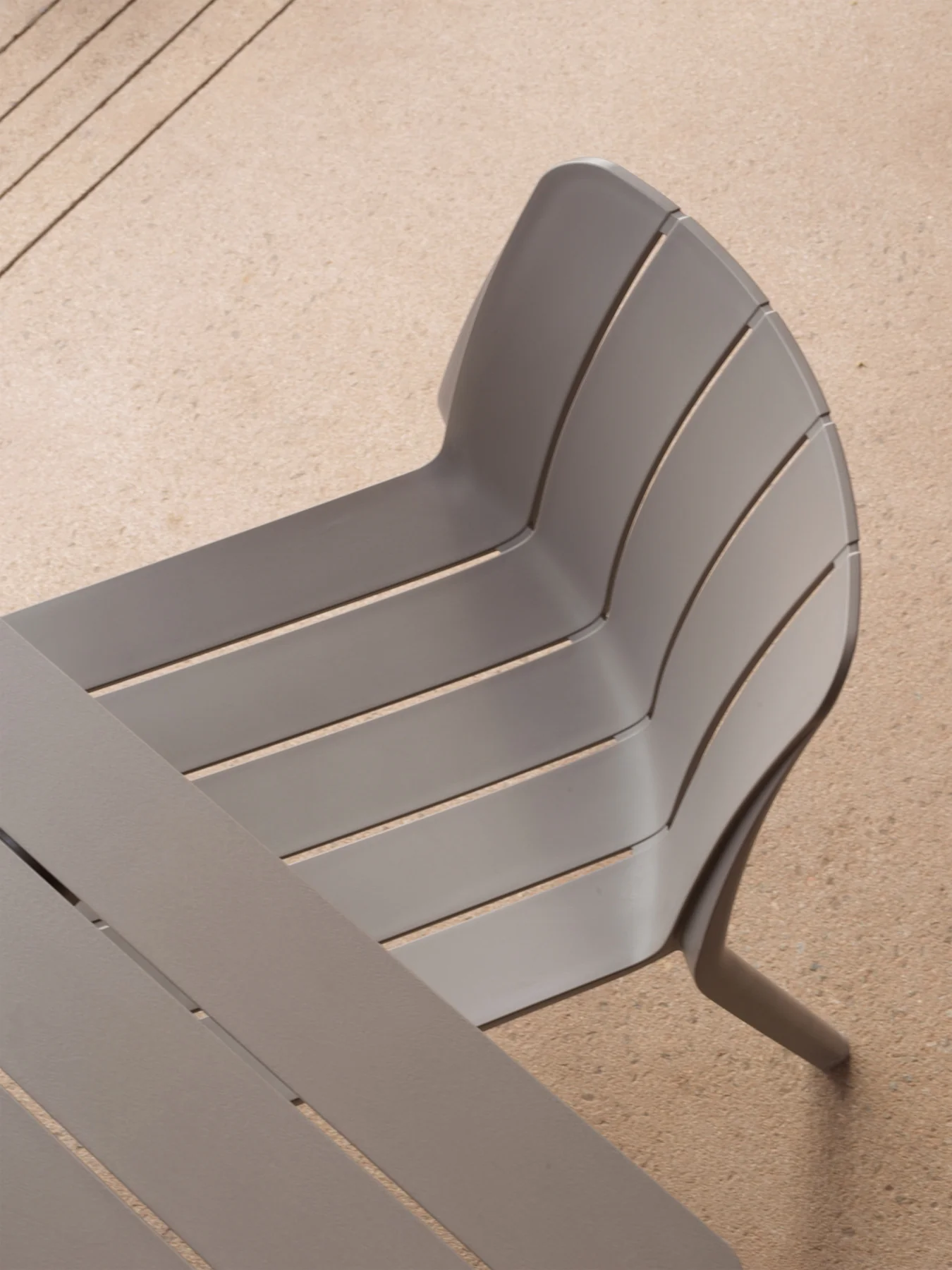 Tevere Extendable Table with 6 Tiberina Bistro Chairs - Image 5