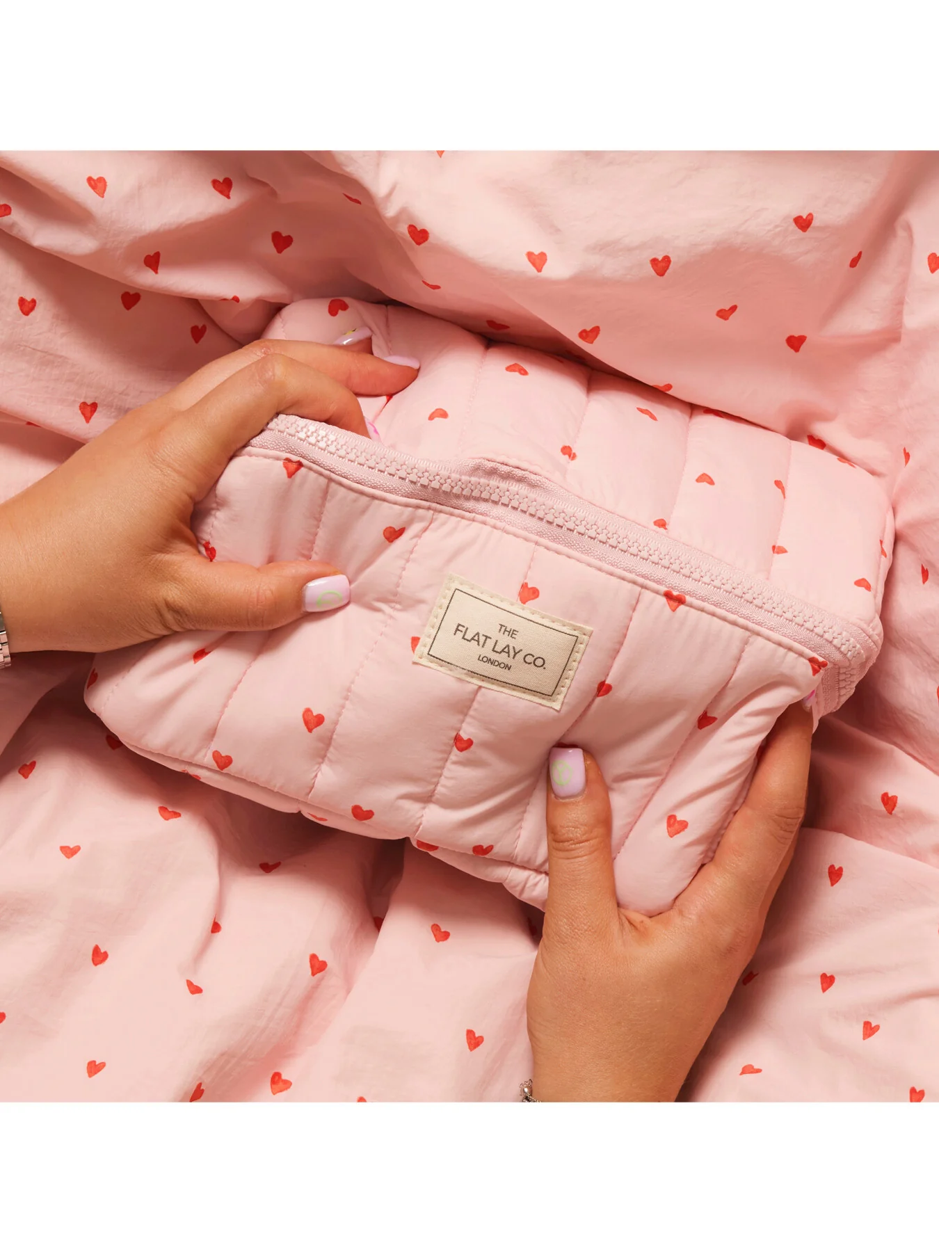 Marshmallow Flat Lay Makeup Box Bag - Sweet Pink Hearts - Image 6