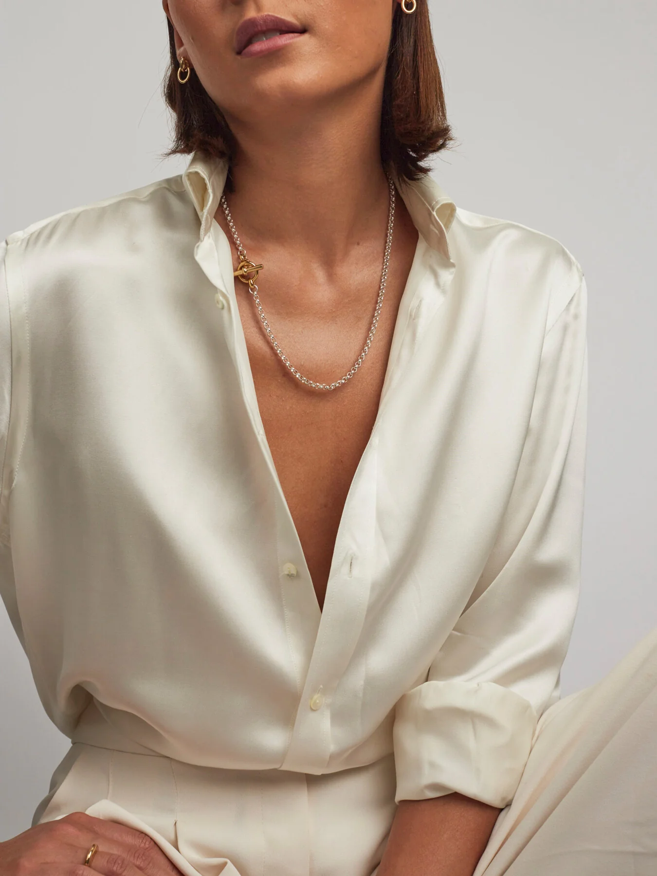 Short Silver and Gold Lariat Necklace - Image 3