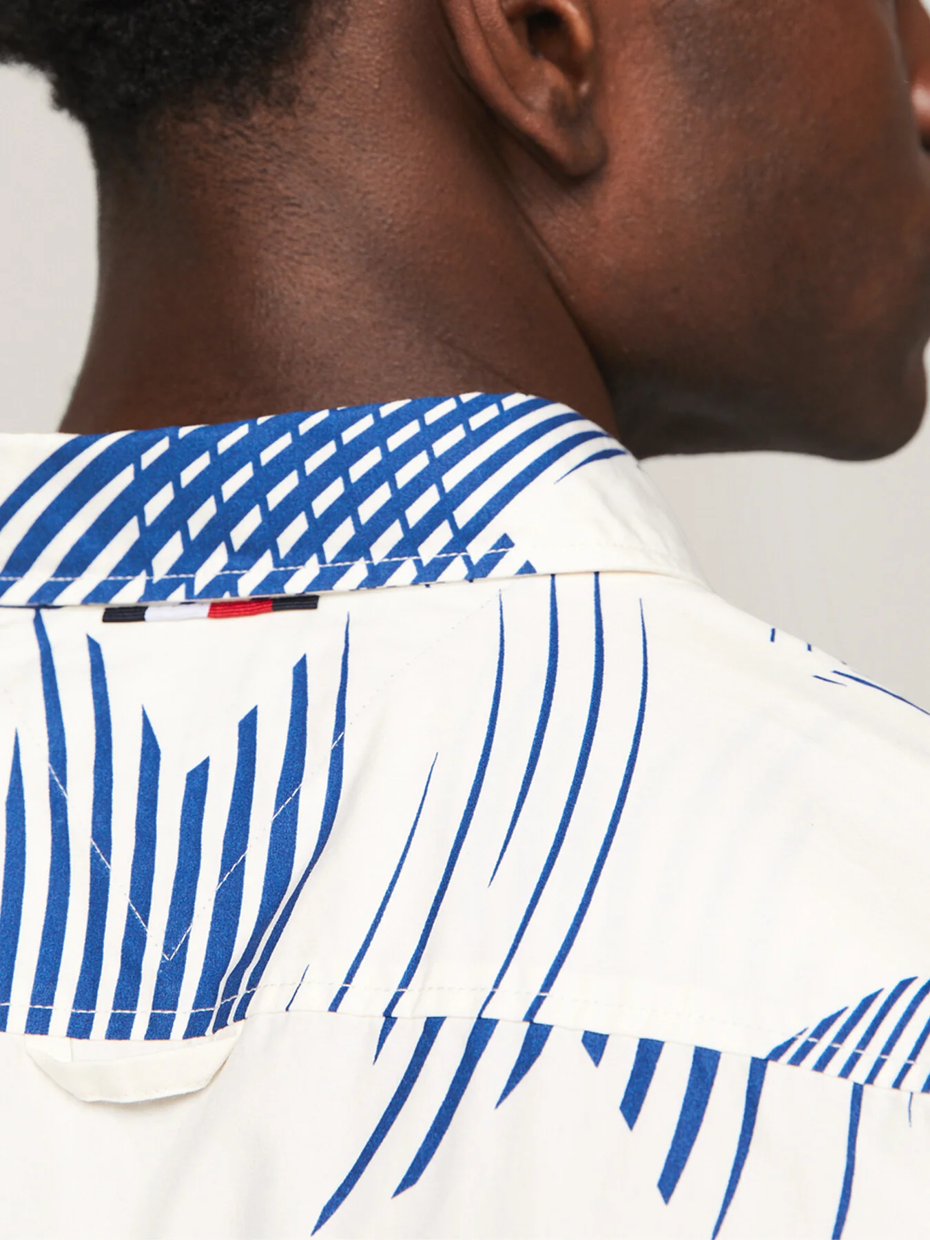 Motion Star Print Short Sleeve Regular - Image 4