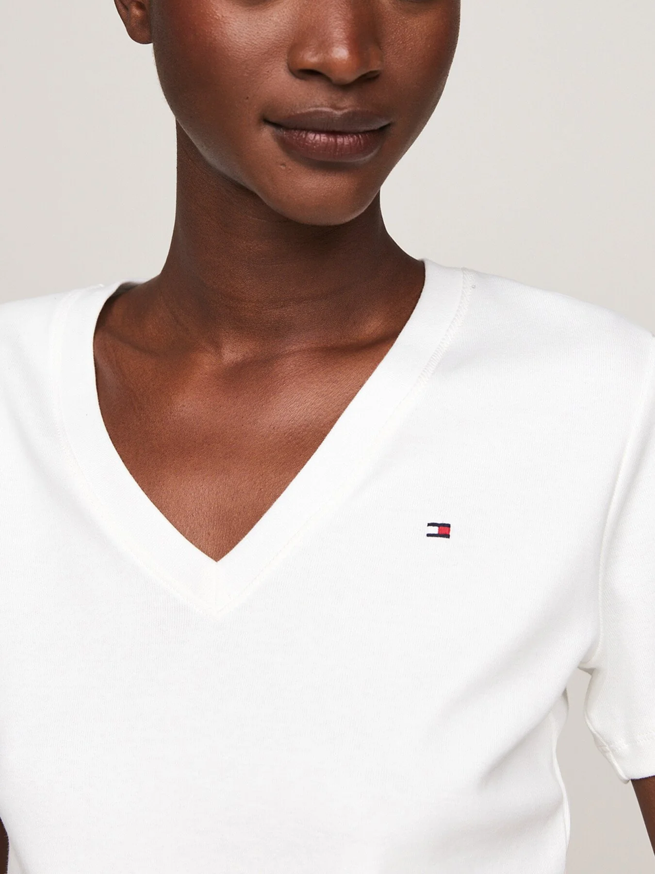 V-Neck Slim T-Shirt Ecru - Image 3