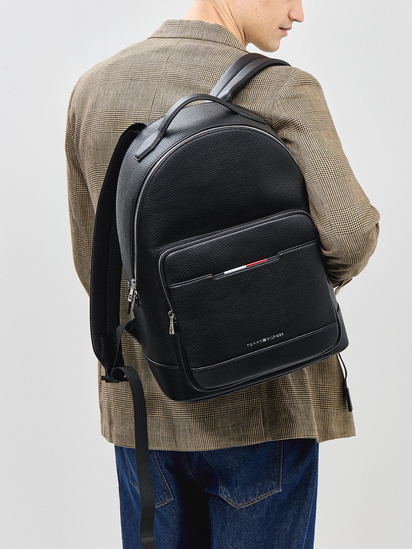 Th Central Backpack - Image 2