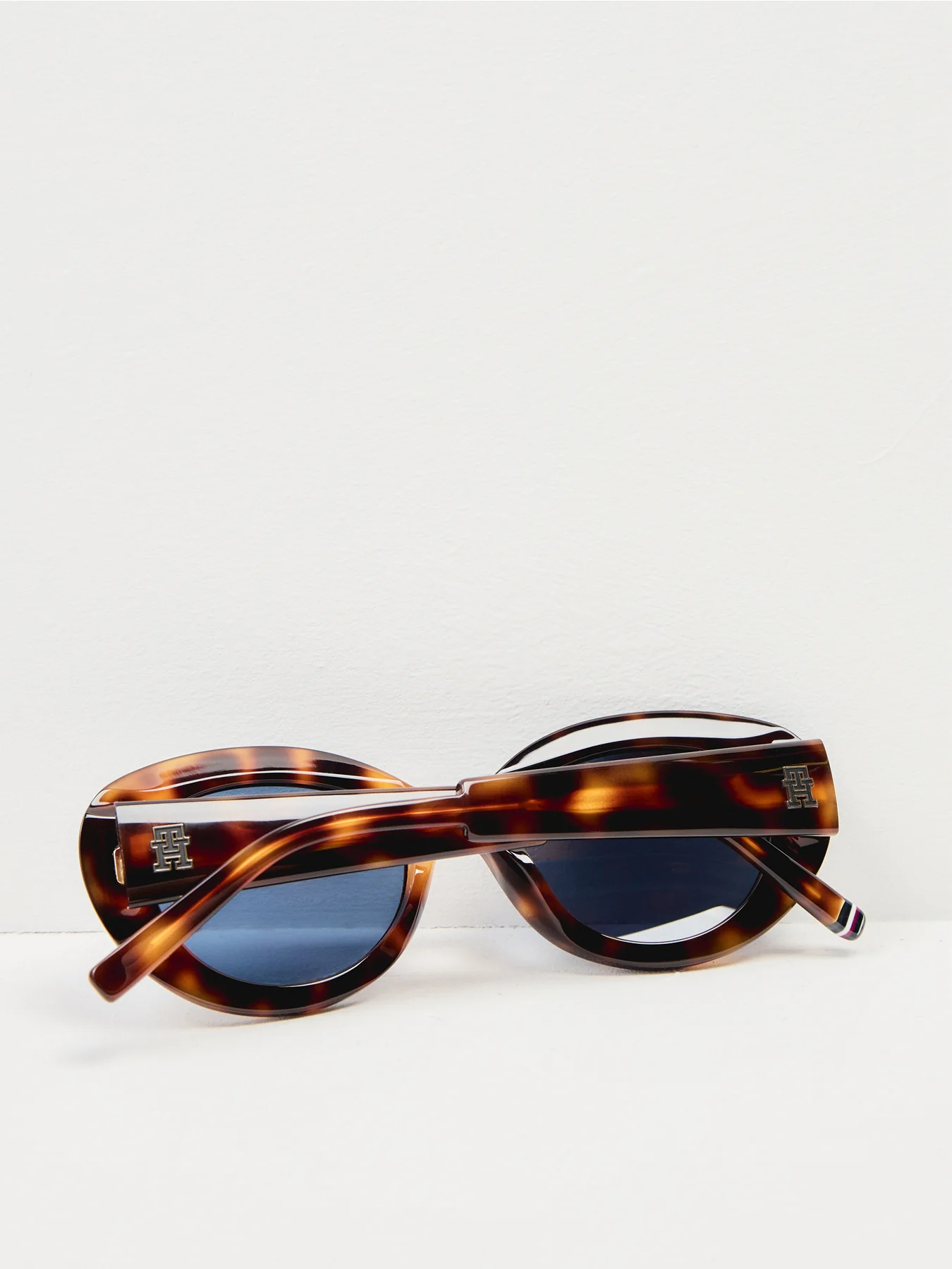Womens Round Havana Sunglasses - Image 3