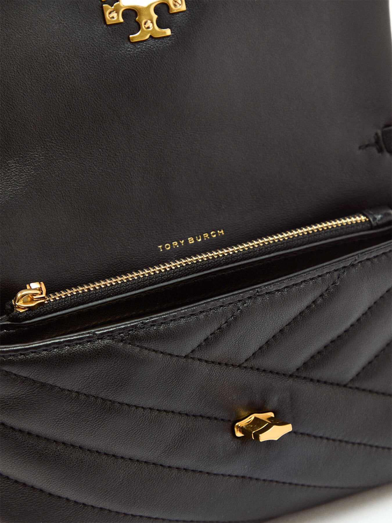 Kira Chevron Chain Wallet - Image 5