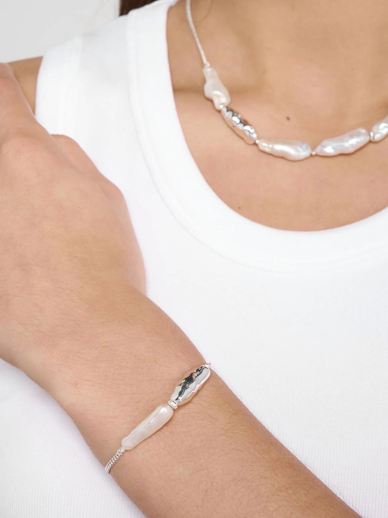 Freshwater Lustre Pearl Bracelet - Image 2