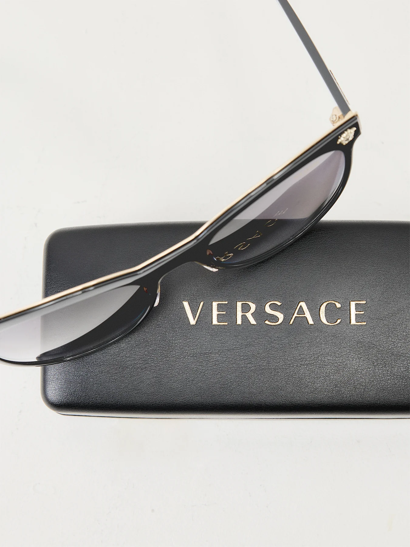 Round Cat Eye Sunglasses - Image 3
