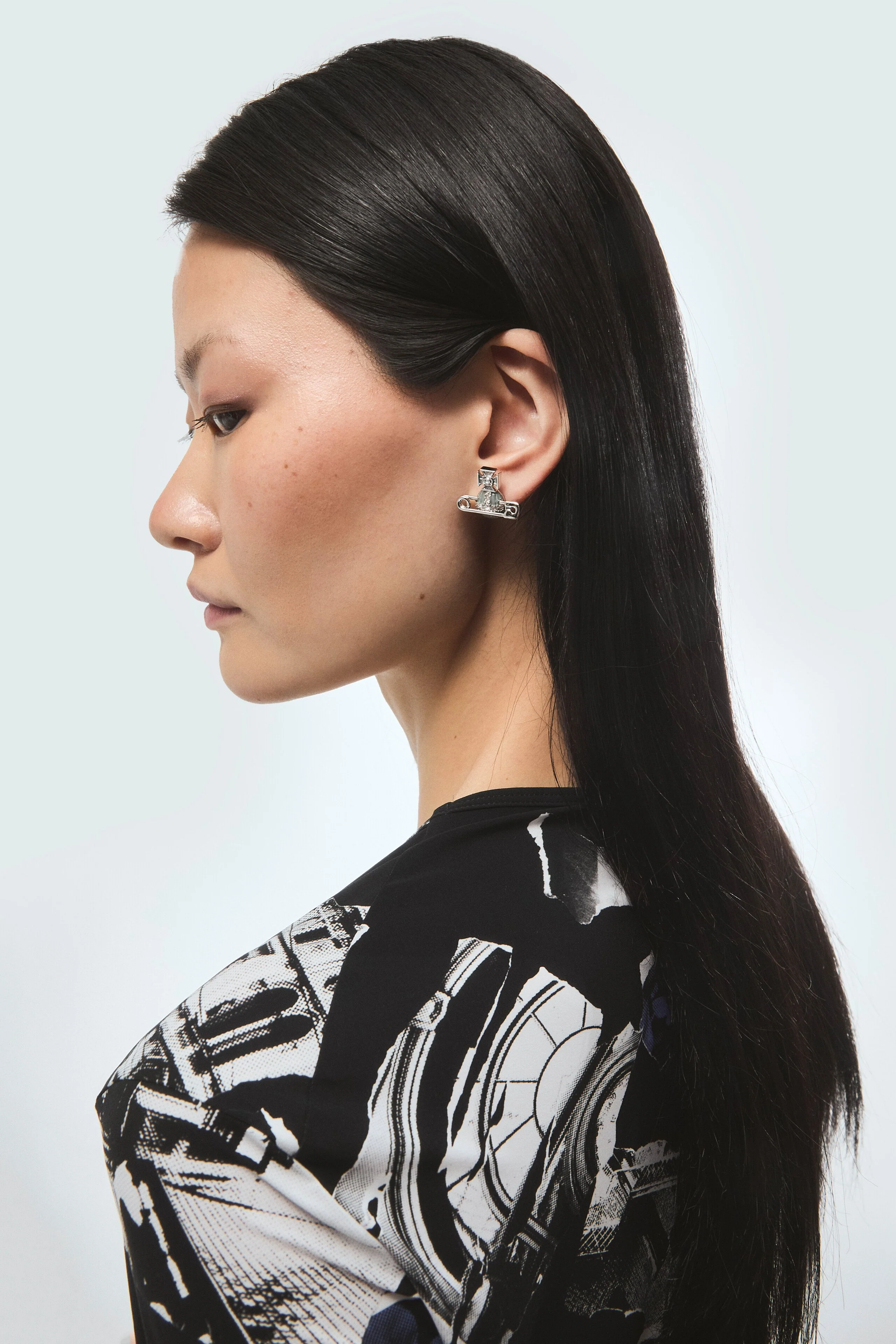 Kitty Stud Earrings - Image 5