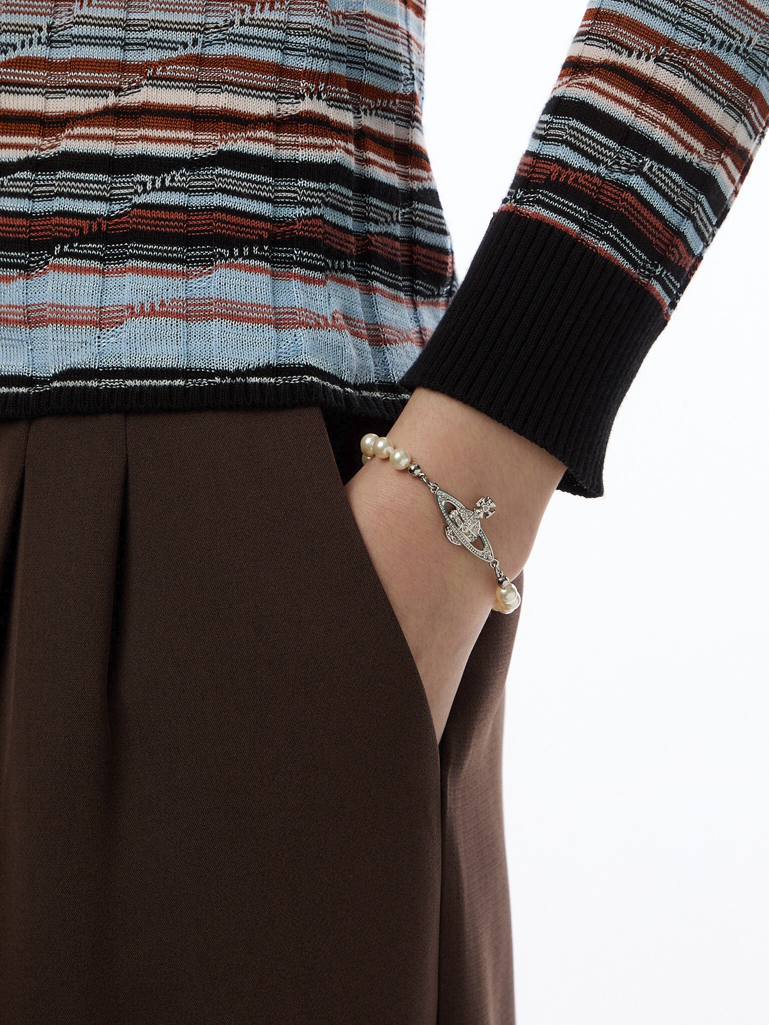Mini Bas Relief Pearl Bracelet - Image 2