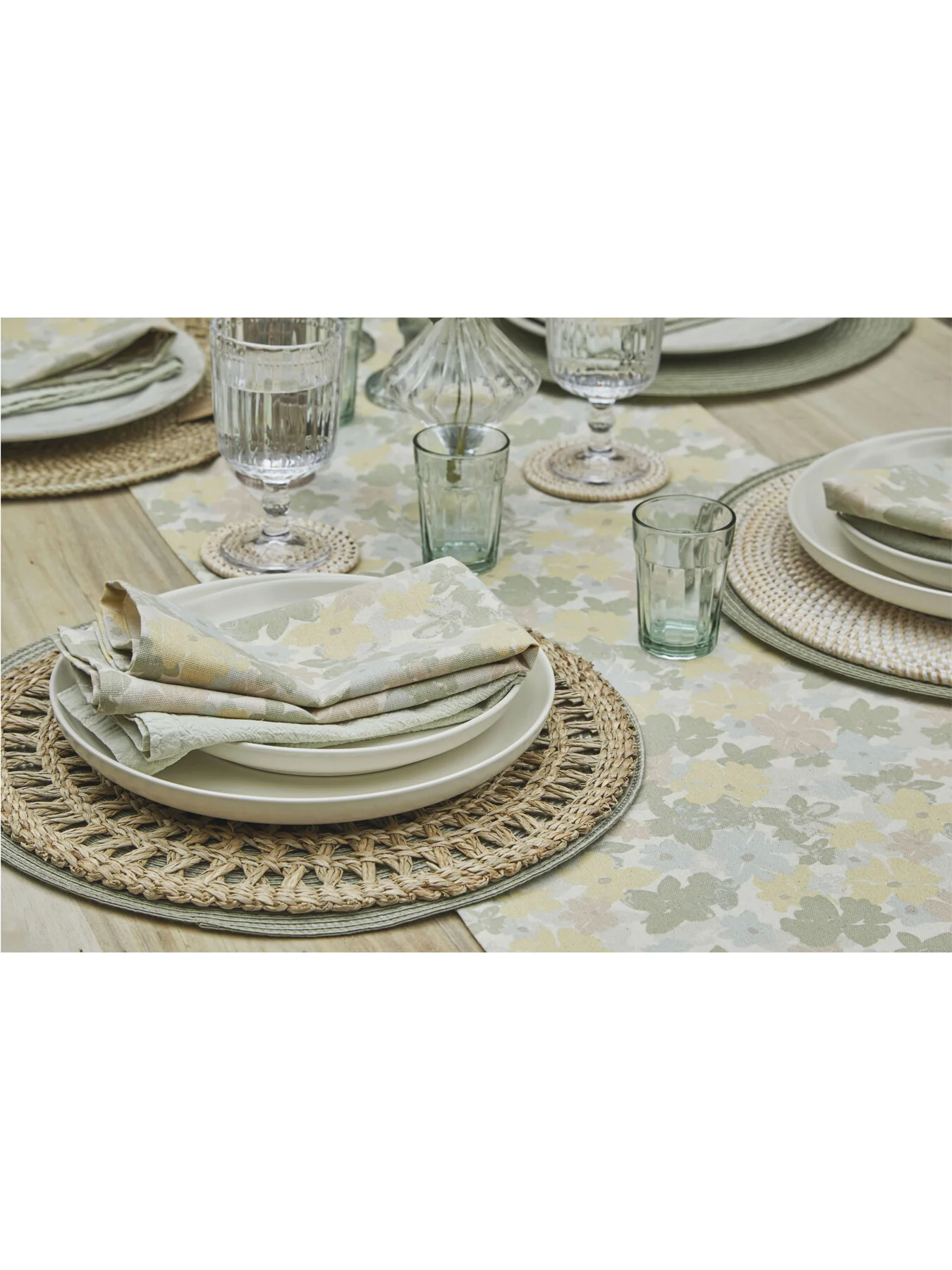 Circular Seagrass Placemat - Image 2