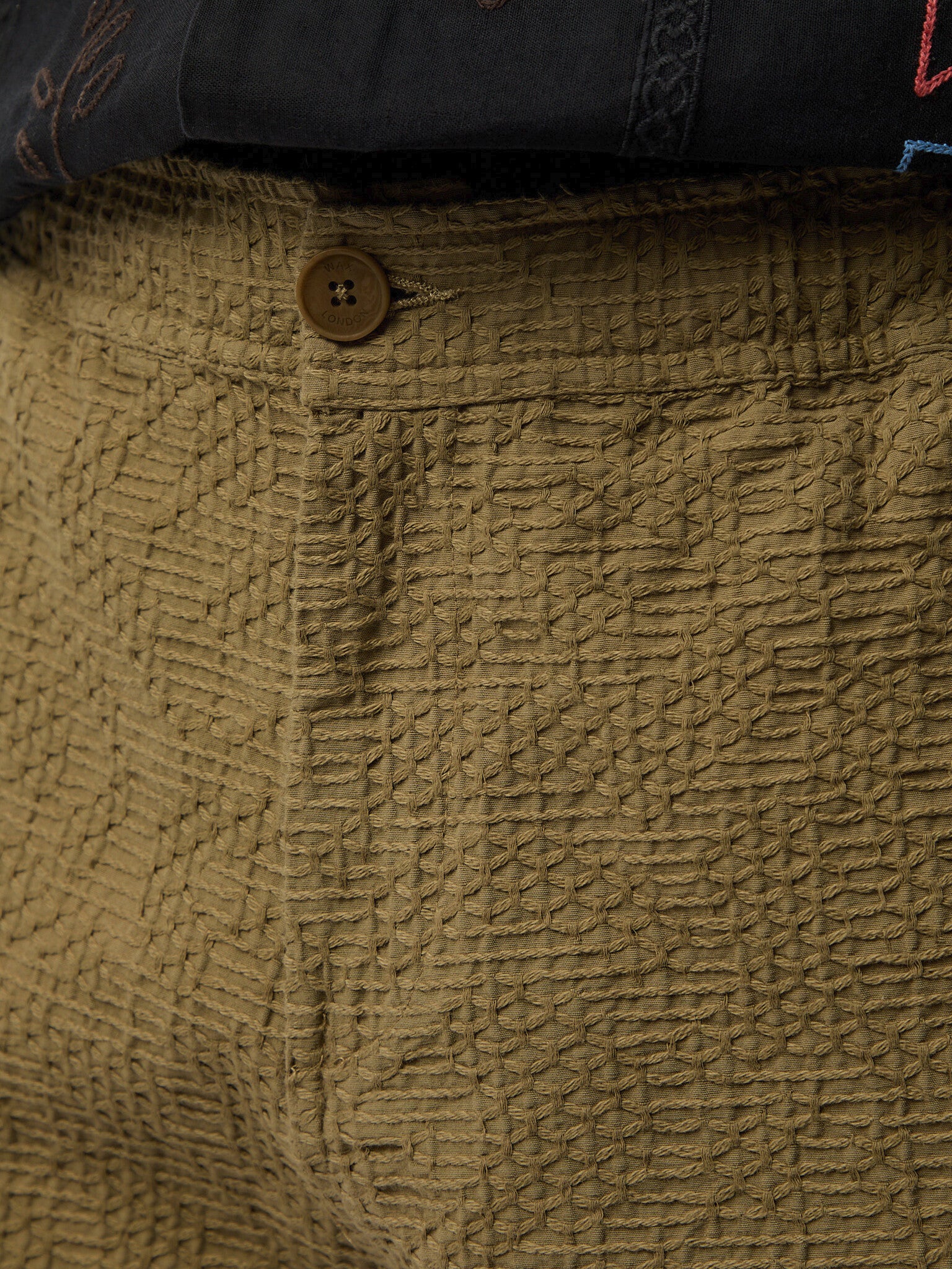 Kurt Short Honeycomb Dobby - Image 3