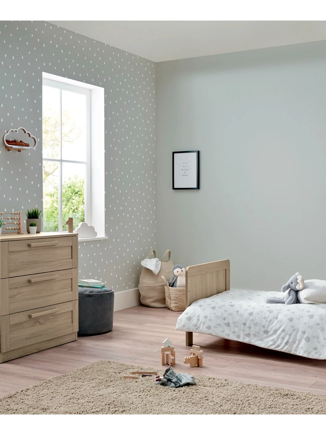 Atlas 2 Piece Cot Bed Set with Dresser Changer Light Oak - Image 5